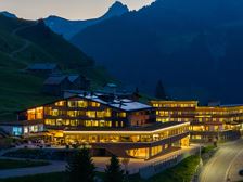 Alpenresort Walsertal by night