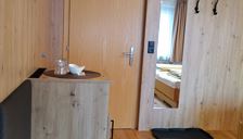 Double room, shower, toilet, standard