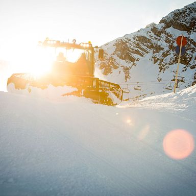 bergbahnenbrandertal-winter-pistenbully