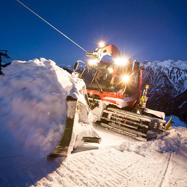 bergbahnenbrandertal-winter-pistenbully